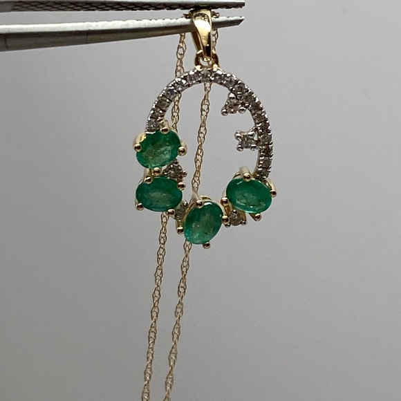 10k Yellow Gold Natural Emerald and Diamond Cluster Pendant with Chain NEW - Picture 8 of 16